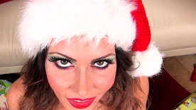 Jessica Jaymes' Christmas gift: POV deepthroat with milf