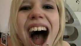 Thai teen takes on experienced mother in steamy encounter