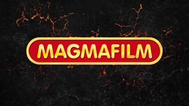 Samia Duarte gives a deepthroat blowjob and handjob close to a photographer