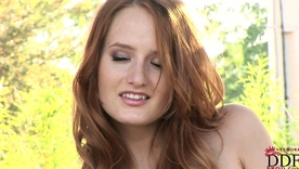 Mature knockout Denisa Heaven's outdoor solo adventure