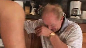 Chloe Chanel's amateur blowjob leads to pussy licking