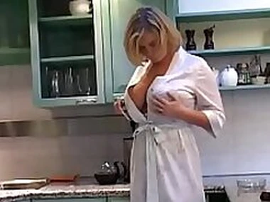 Gorgeous Fat Natural Heart of hearts MILF