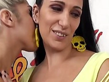 Yong Swishy vs Milf Swishy with Luna Sooty and Clara Caleo