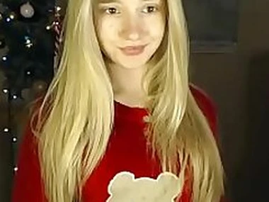 Blondi teen show the brush little tits