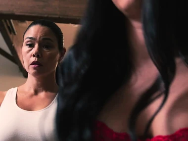 Dani's enticing underboob malodorous on camera by Khloe