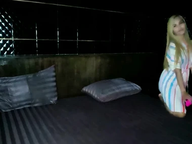 Lily Koh's carnal chubby booty solo shtick