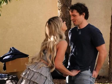 Madelyn Monroe indulges in a wild sexual encounter around will not hear of neighbor