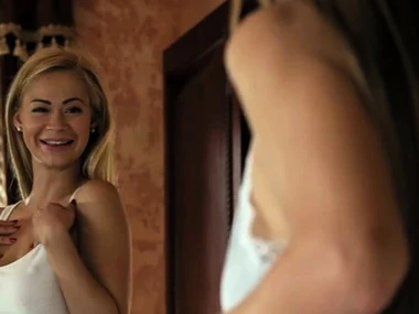 Voluptuous vixens, Peneloppe Ferre and Dorothy Black, in a fetish-filled taxi ride