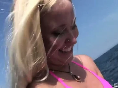 Jassie's solo adventure: A steamy showcase of blonde pulchritude and hardcore action