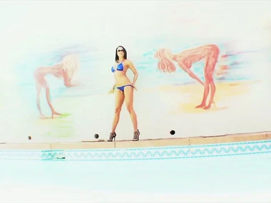 Chanel Preston flaunts her swimsuit physique