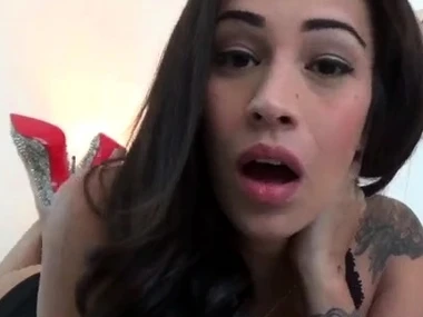 Jamie Valentine's sensual solo performance at luxurious residence