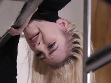 Blonde teen's butt gets tongued in high-definition video