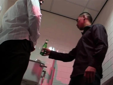 Suzie Best's venturesome bathroom demeanour leads far a steamy blowjob