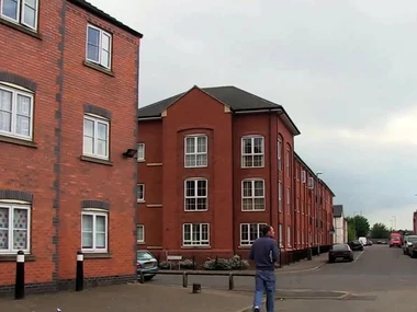 Pretty good beauty Paige Turnah's alfresco golden shower solo adventure