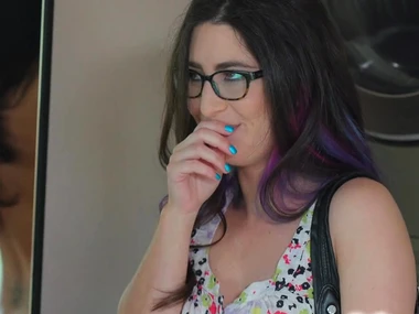 Serena Blair's surprise discovery of her stepmom's nudity