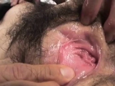 Asian babe with flimsy pussy gets sample penetration after deepthroat