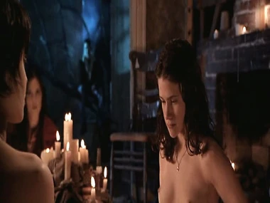 Angelina Jolie reveals curves in homemade video