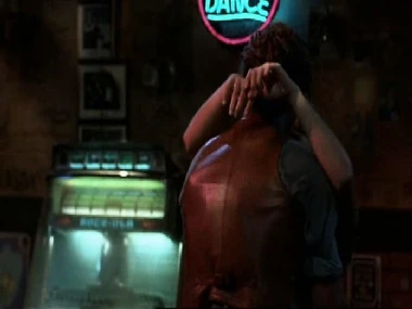 Jodie Foster's sensual dance in public debilitating a grey skirt