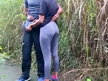 Very Risky Talk about Fuck Just about A Beautiful Girl at Jogging Park