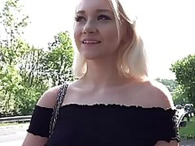 Public Envoy Blonde teen Marilyn Make less painful fucked in the woods